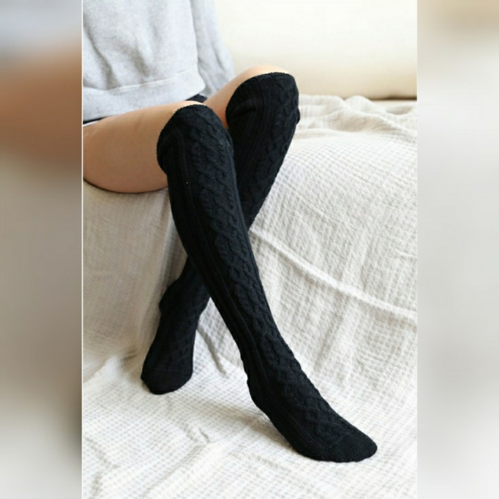 Black Knee High Cable Knit Socks - Picture 1 of 3
